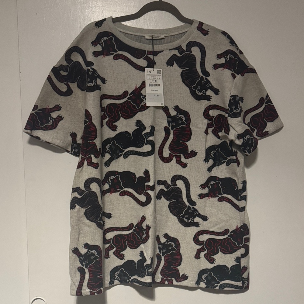 ❤️ 2/$20 Zara sweater shirt with Panther Print